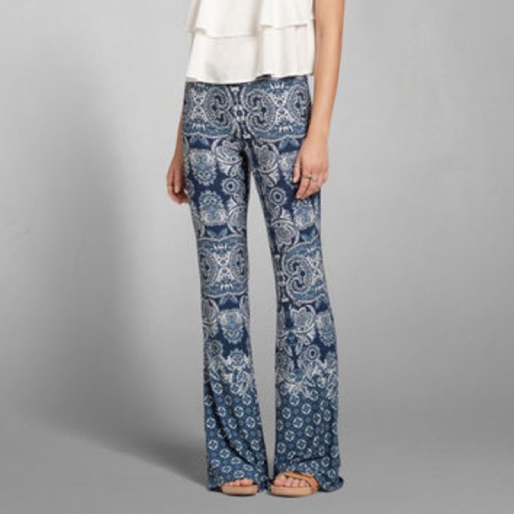 Abercrombie blue/white pattern flare pants-size S